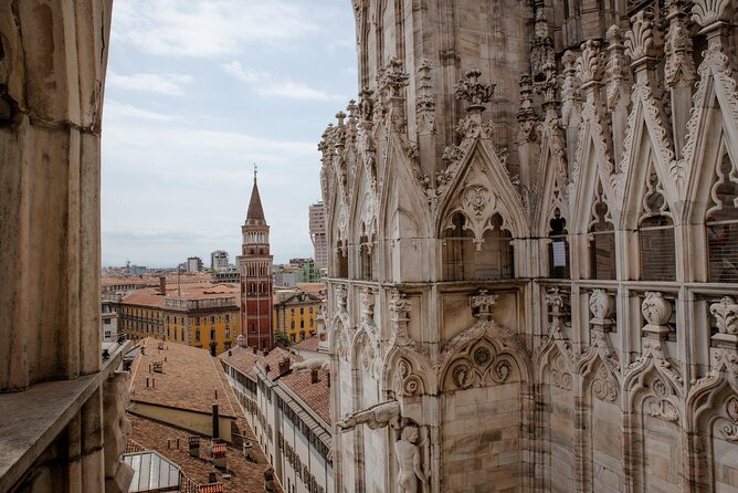 Small Group Milan Cathedral and Terraces Tour with Skip-the-line - Small group size: why 16 (or 10) feels better than a crowd