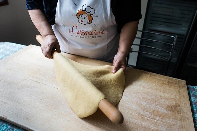 Small group Pasta and Tiramisu class in Como - Making pasta in a Como home: techniques you can repeat