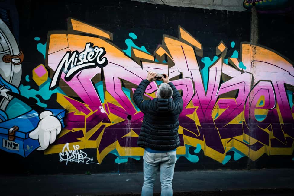 Street Art&Urban Vibes in Milan’s Most Exciting Rising Areas - Mosso, Bici&Radici, and Hug: Art Meets Everyday Milan
