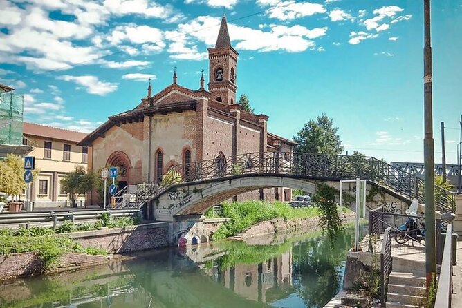 Sunset Navigli Boat Tour in Milan with Optional Aperitivo - Does This Tour Provide Commentary? The Narration Reality Check
