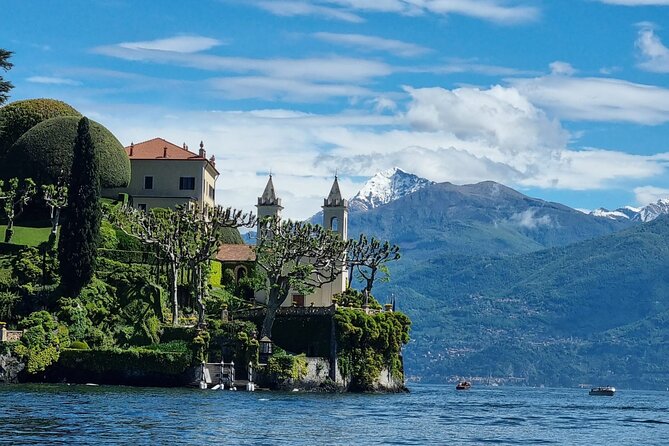 Tour aboard the iconic Bertram 31 Sedan on Lake Como - Meeting at WEC ComoLungo Lario Trieste: how to keep it smooth