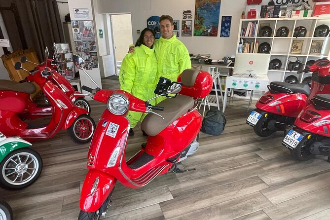 Vespa tour adventure on the lake - Safety, riding comfort, and the license reality check