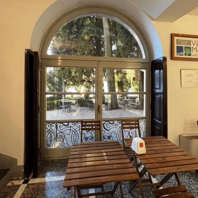 Villa Monastero in Varenna with aperitif - Villa Monastero on Lake Como: why this place works
