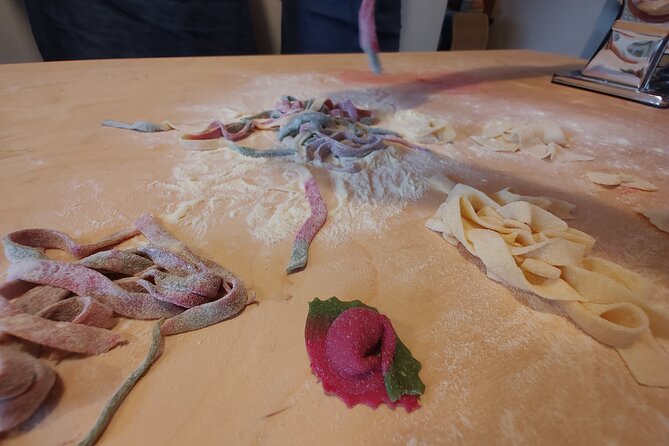Walking Tour in Lake Como with Lierna Cooking Class - Lunch with unlimited wine: how the meal fits the lesson